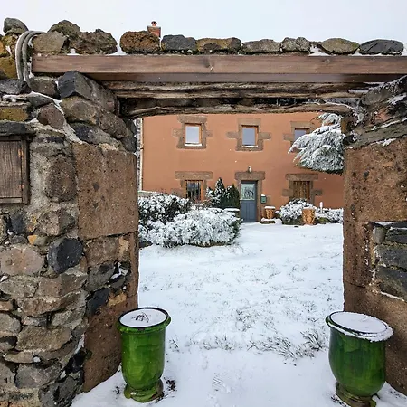 Дом отдыха Rustique Au Coeur De L'allier Avec Poele A Bois - Fr-1-582-543